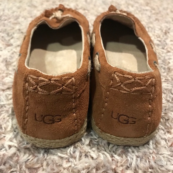 Brand new UGG K Ariana chestnut moccasin size 2 - Picture 3 of 6